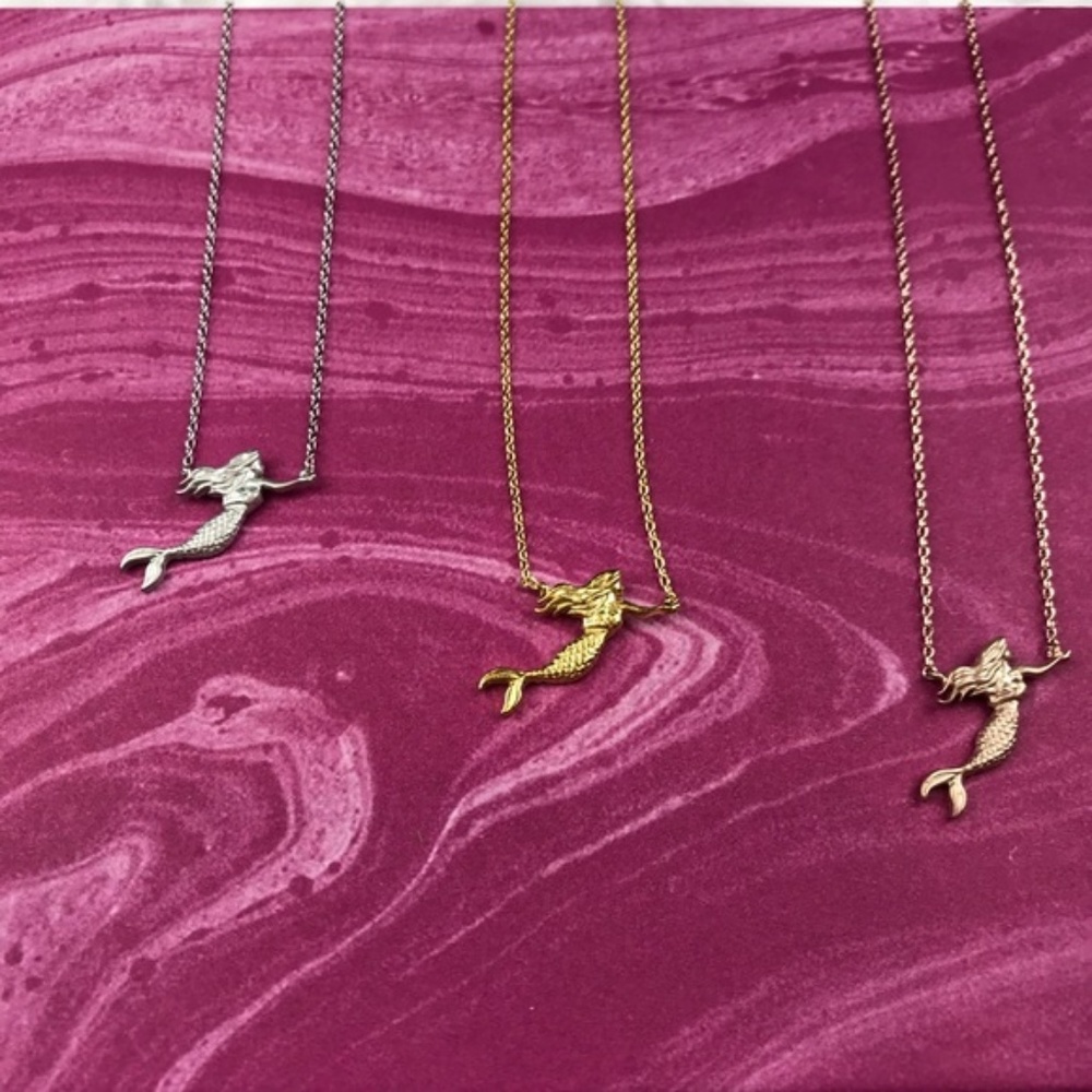 Swimming Mermaid Necklace Silver - Picture 3 of 4